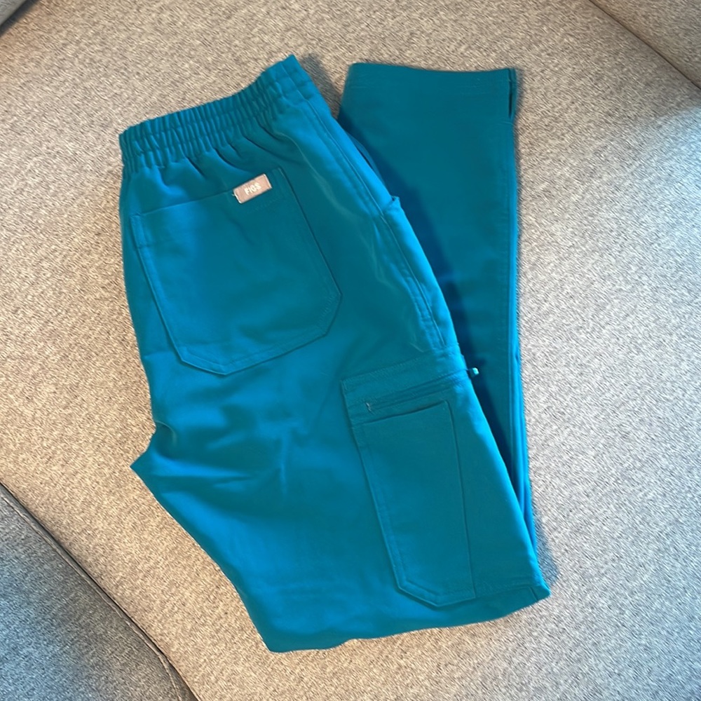 Figs scrubs set limited edition color - Picture 2 of 4